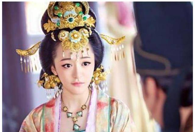 赵匡胤兄弟赵光义成为君主后，是如何对待24岁的皇后嫂子的？