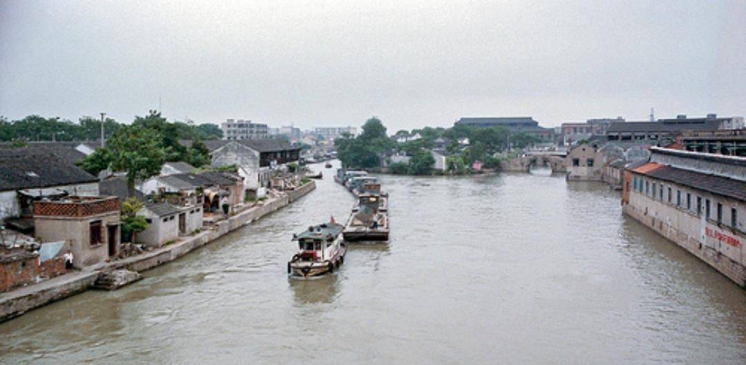 80年代的大运河，隋炀帝修建1300多年后，依然航运繁忙