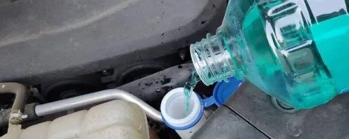蓝色防冻液和绿色防冻液可以混合吗？（防冻液可以混合吗？）