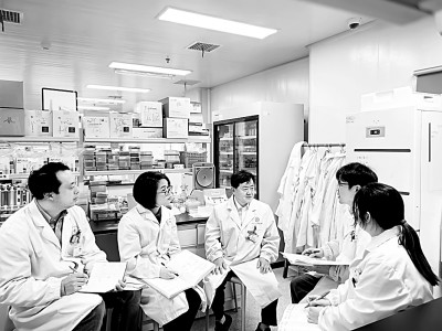 中南大学湘雅三医院异种移植与免疫细胞治疗创新团队：攻克医学难题 勇攀科技高峰